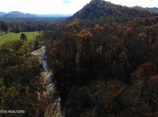 2168 Fairview Rd, Tellico Plains, TN 37385