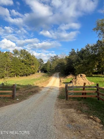 2168 Fairview Rd, Tellico Plains, TN 37385