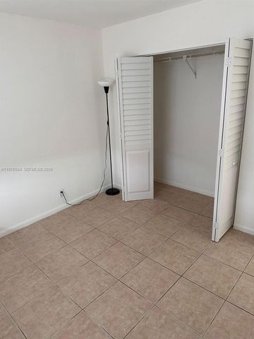 910 Twin Lakes Dr 8-K, Coral Springs, FL 33071