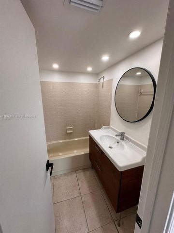 910 Twin Lakes Dr 8-K, Coral Springs, FL 33071