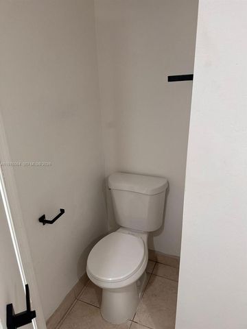 910 Twin Lakes Dr 8-K, Coral Springs, FL 33071