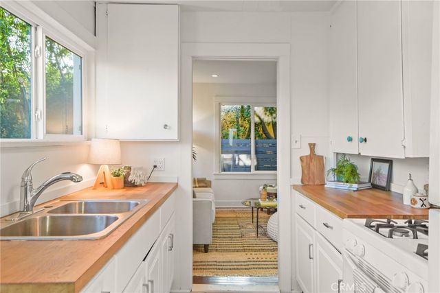 3908 Edison Walk, Los Angeles, CA 90032