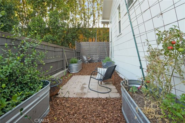 3908 Edison Walk, Los Angeles, CA 90032