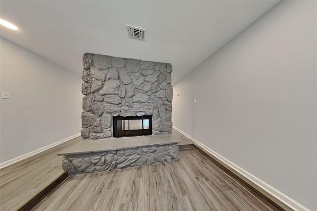 4135 Lufborough Drive, Houston, TX 77066