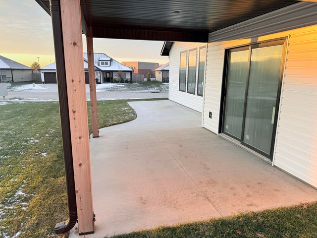 5800 HARVEST LEAF DR, Columbia, MO 65202