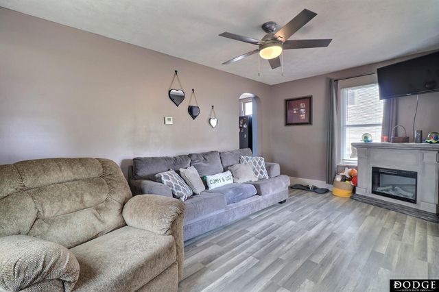 130 W 11th Street, Fremont, NE 68025