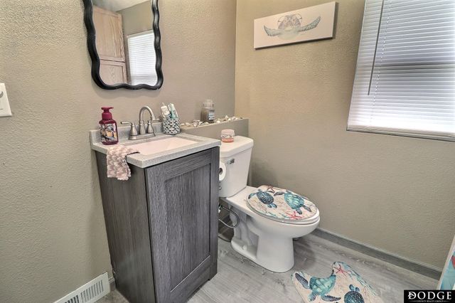 130 W 11th Street, Fremont, NE 68025