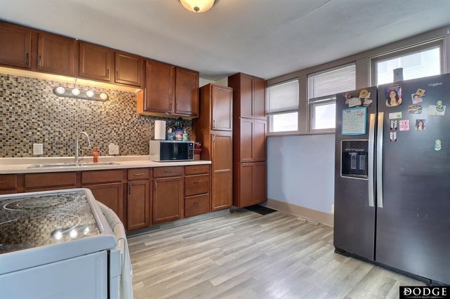 130 W 11th Street, Fremont, NE 68025