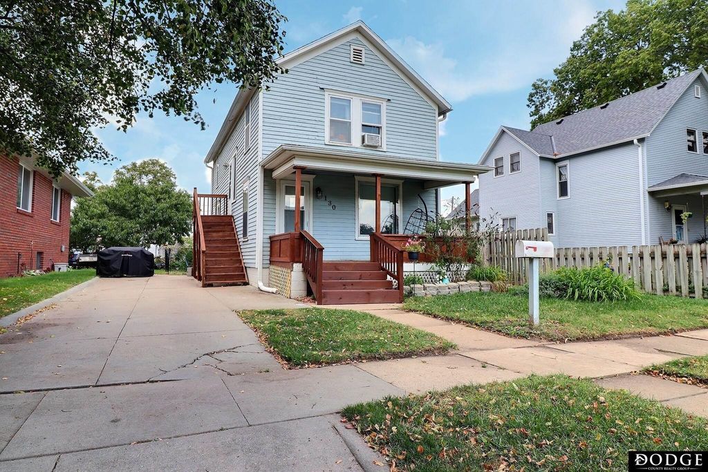 130 W 11th Street, Fremont, NE 68025