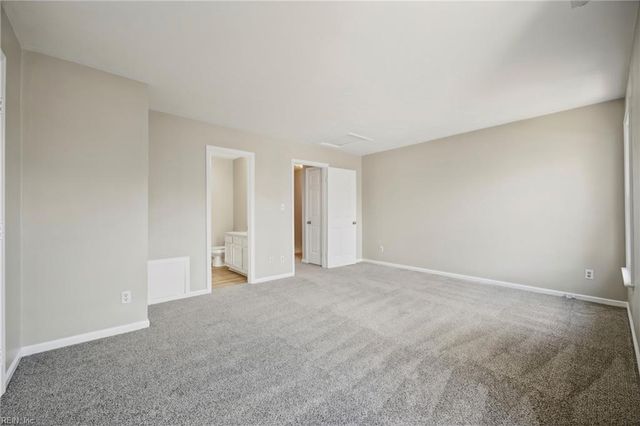 465 Wayman LN, Virginia Beach, VA 23454