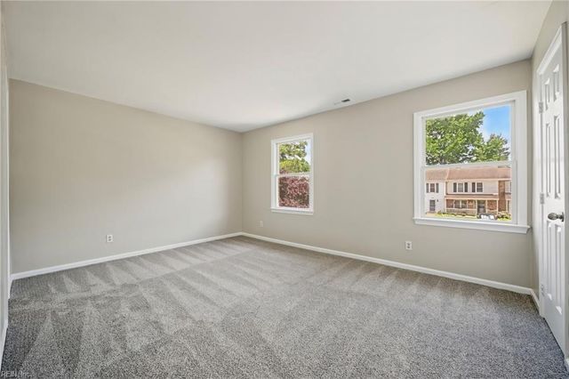 465 Wayman LN, Virginia Beach, VA 23454