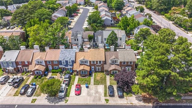 465 Wayman LN, Virginia Beach, VA 23454