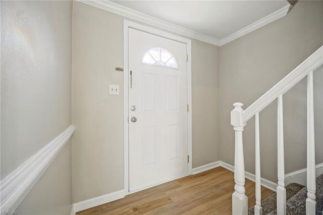 465 Wayman LN, Virginia Beach, VA 23454