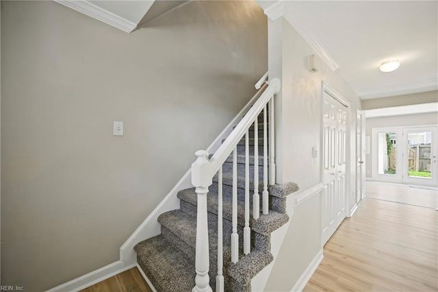 465 Wayman LN, Virginia Beach, VA 23454