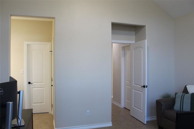 220 Tahitian DR, Bastrop, TX 78602