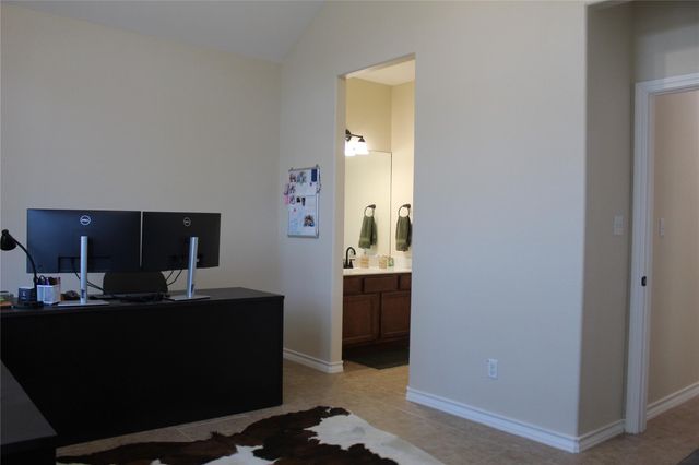 220 Tahitian DR, Bastrop, TX 78602