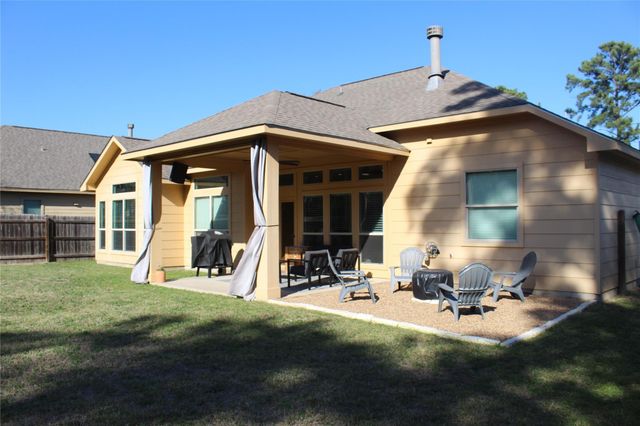 220 Tahitian DR, Bastrop, TX 78602