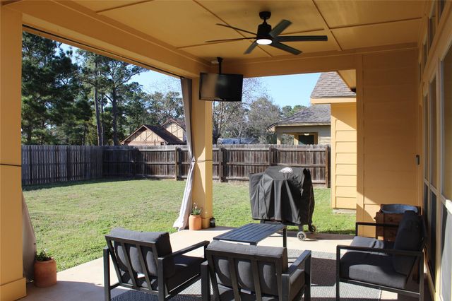 220 Tahitian DR, Bastrop, TX 78602