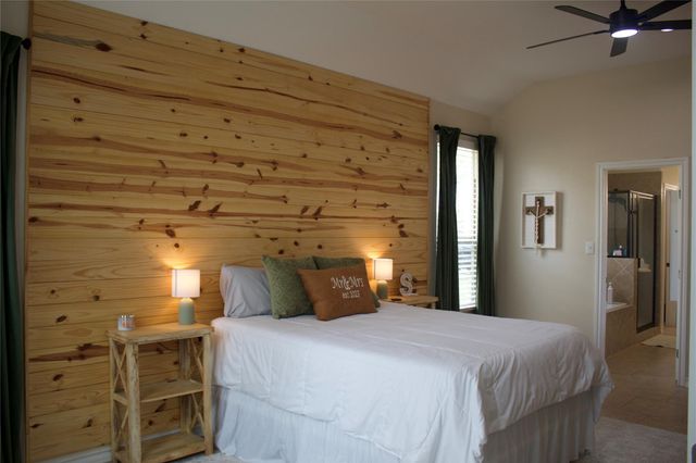 220 Tahitian DR, Bastrop, TX 78602