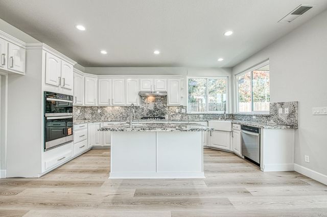 9358 N Winery Avenue, Fresno, CA 93720