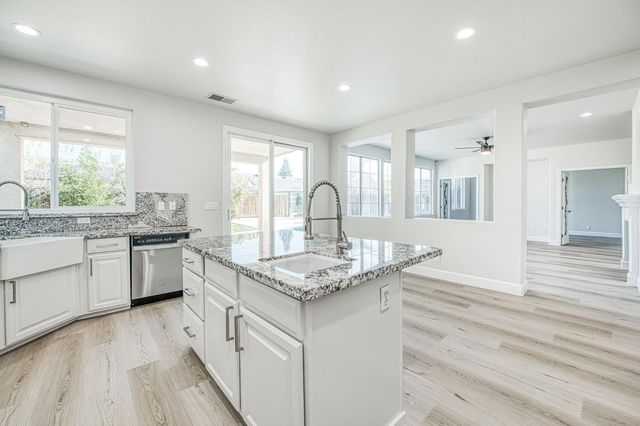 9358 N Winery Avenue, Fresno, CA 93720