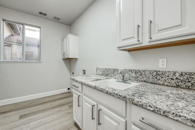 9358 N Winery Avenue, Fresno, CA 93720