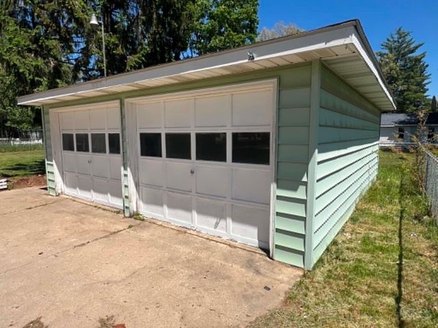 4194 Filter Road, Harrison, MI 48625
