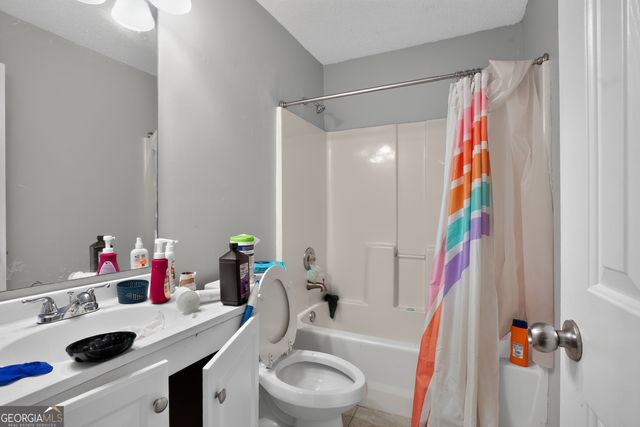 2735 Sand Lake Court, College Park, GA 30349