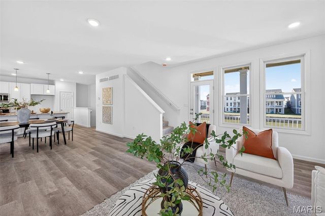 3509 Canal Street, St Charles, MO 63301