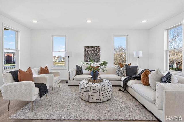 3509 Canal Street, St Charles, MO 63301