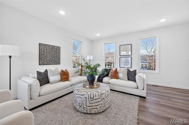 3509 Canal Street, St Charles, MO 63301