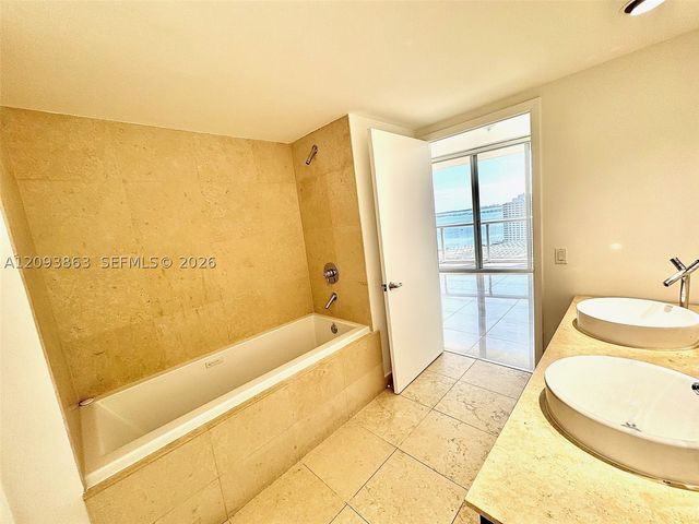 485 Brickell Ave 1809, Miami, FL 33131
