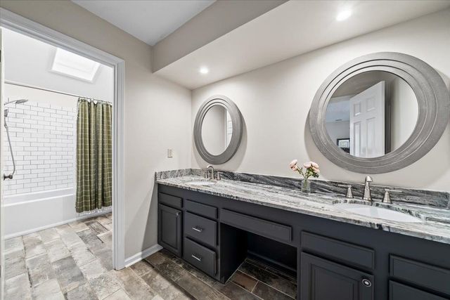 8719 CUMBERNAULD CIR S, Germantown, TN 38139