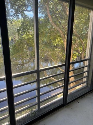 2304 S Cypress Bend Drive 313, Pompano Beach, FL 33069