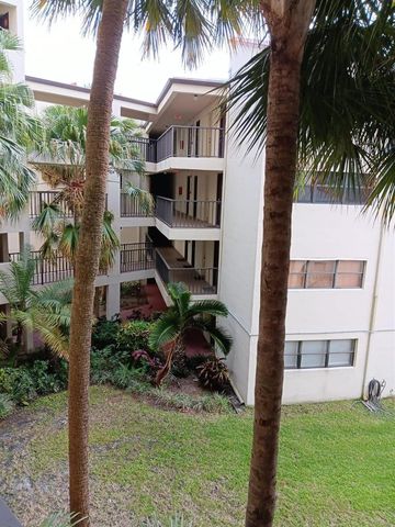 2304 S Cypress Bend Drive 313, Pompano Beach, FL 33069
