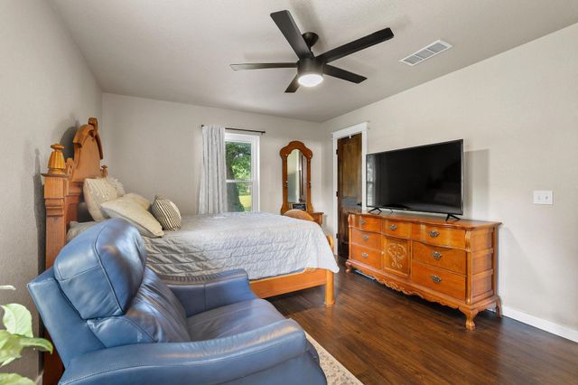 3353 County Road 2130, Telephone, TX 75488