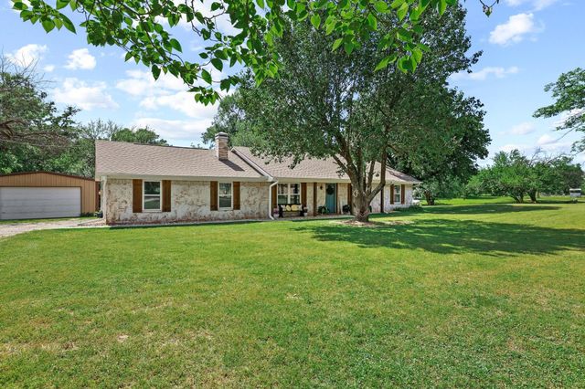 3353 County Road 2130, Telephone, TX 75488