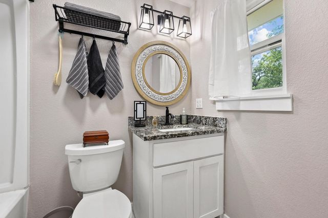 3353 County Road 2130, Telephone, TX 75488
