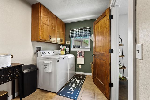 3353 County Road 2130, Telephone, TX 75488