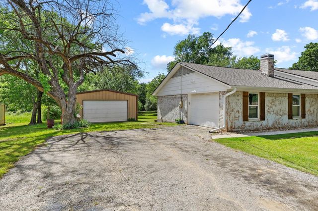 3353 County Road 2130, Telephone, TX 75488