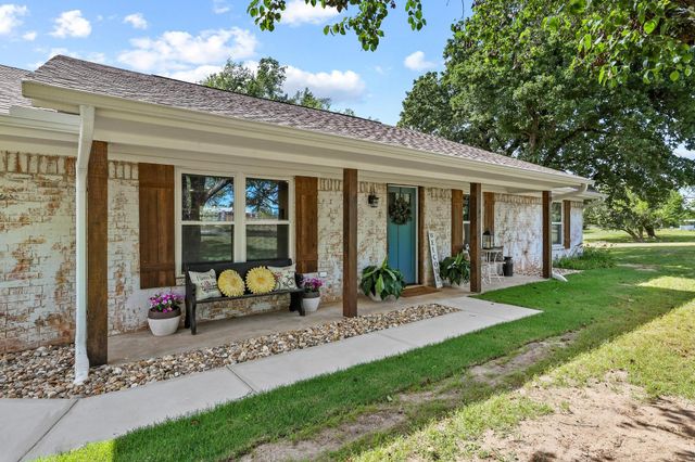 3353 County Road 2130, Telephone, TX 75488