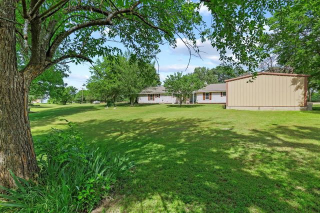 3353 County Road 2130, Telephone, TX 75488