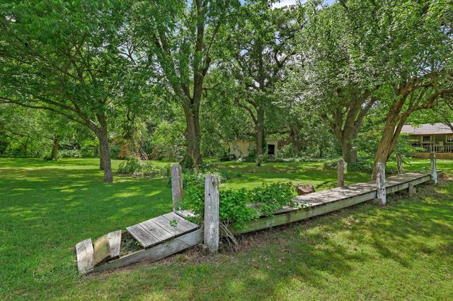3353 County Road 2130, Telephone, TX 75488