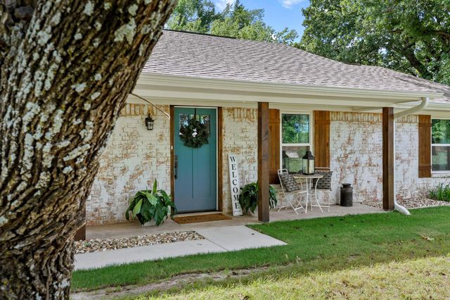 3353 County Road 2130, Telephone, TX 75488
