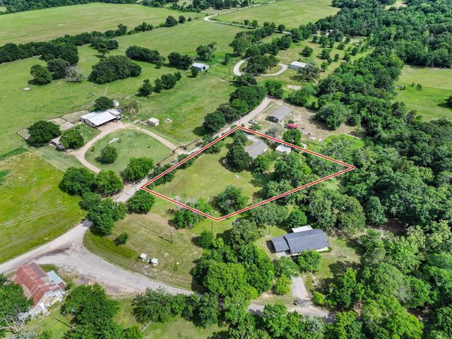 3353 County Road 2130, Telephone, TX 75488
