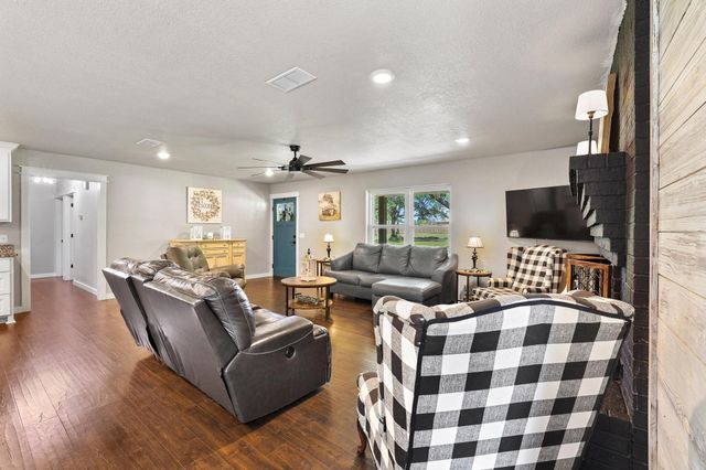 3353 County Road 2130, Telephone, TX 75488