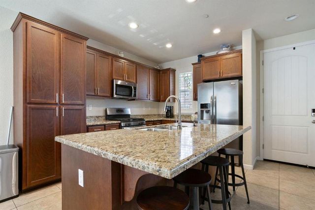 3920 Purple Finch Ln, Modesto, CA 95355
