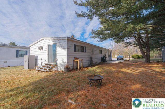 52 West Zimmer Drive, Lehigh Twp, PA 18088