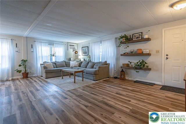 52 West Zimmer Drive, Lehigh Twp, PA 18088