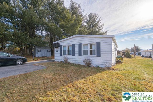 52 West Zimmer Drive, Lehigh Twp, PA 18088